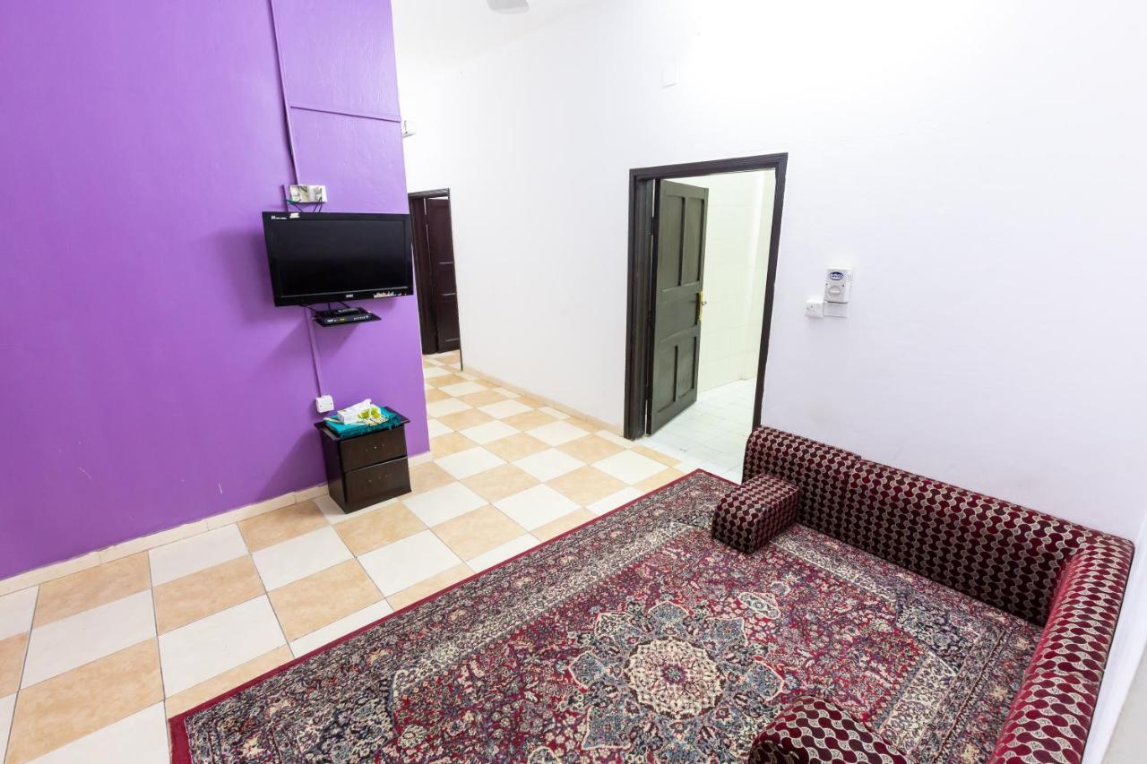 Al Eairy Furnished Apartments - Al Bahah 4 Экстерьер фото