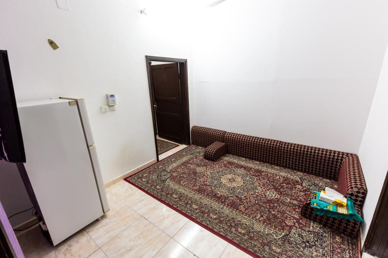 Al Eairy Furnished Apartments - Al Bahah 4 Экстерьер фото