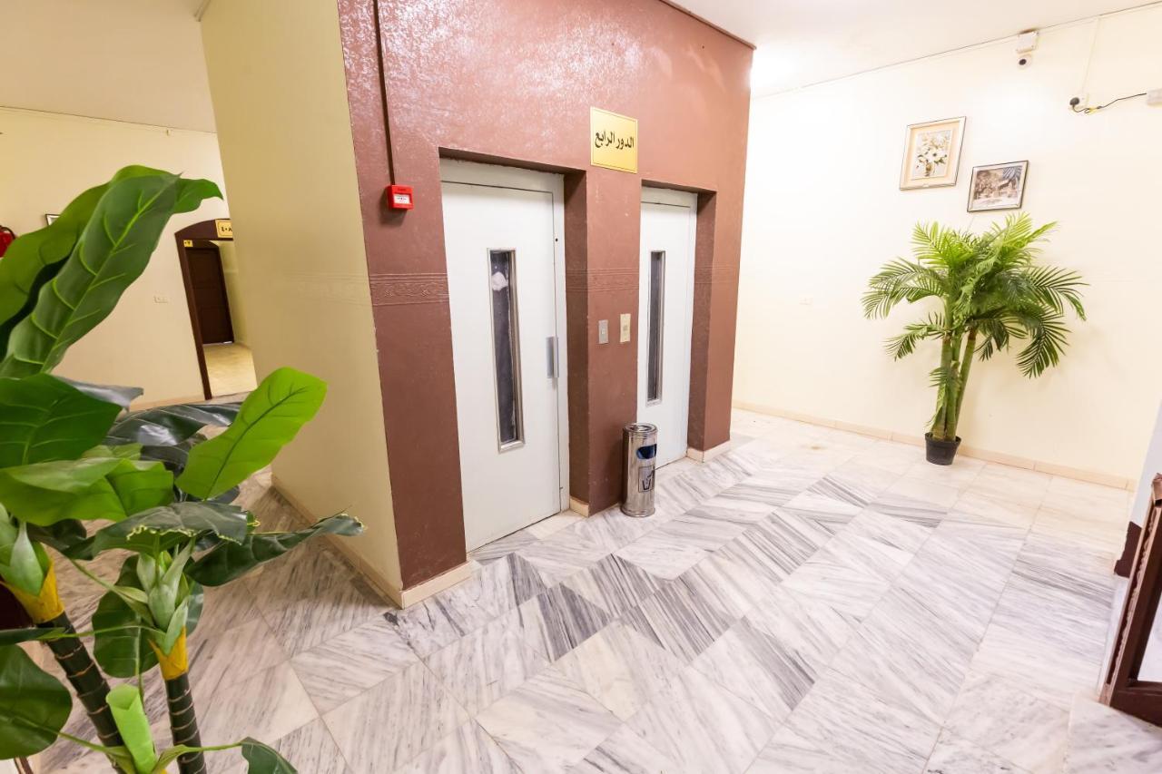 Al Eairy Furnished Apartments - Al Bahah 4 Экстерьер фото