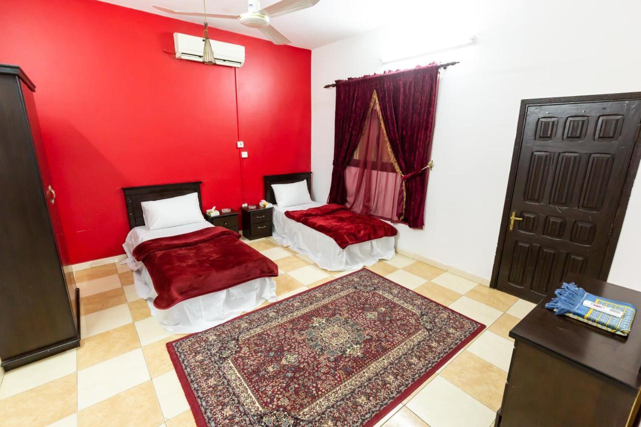 Al Eairy Furnished Apartments - Al Bahah 4 Экстерьер фото