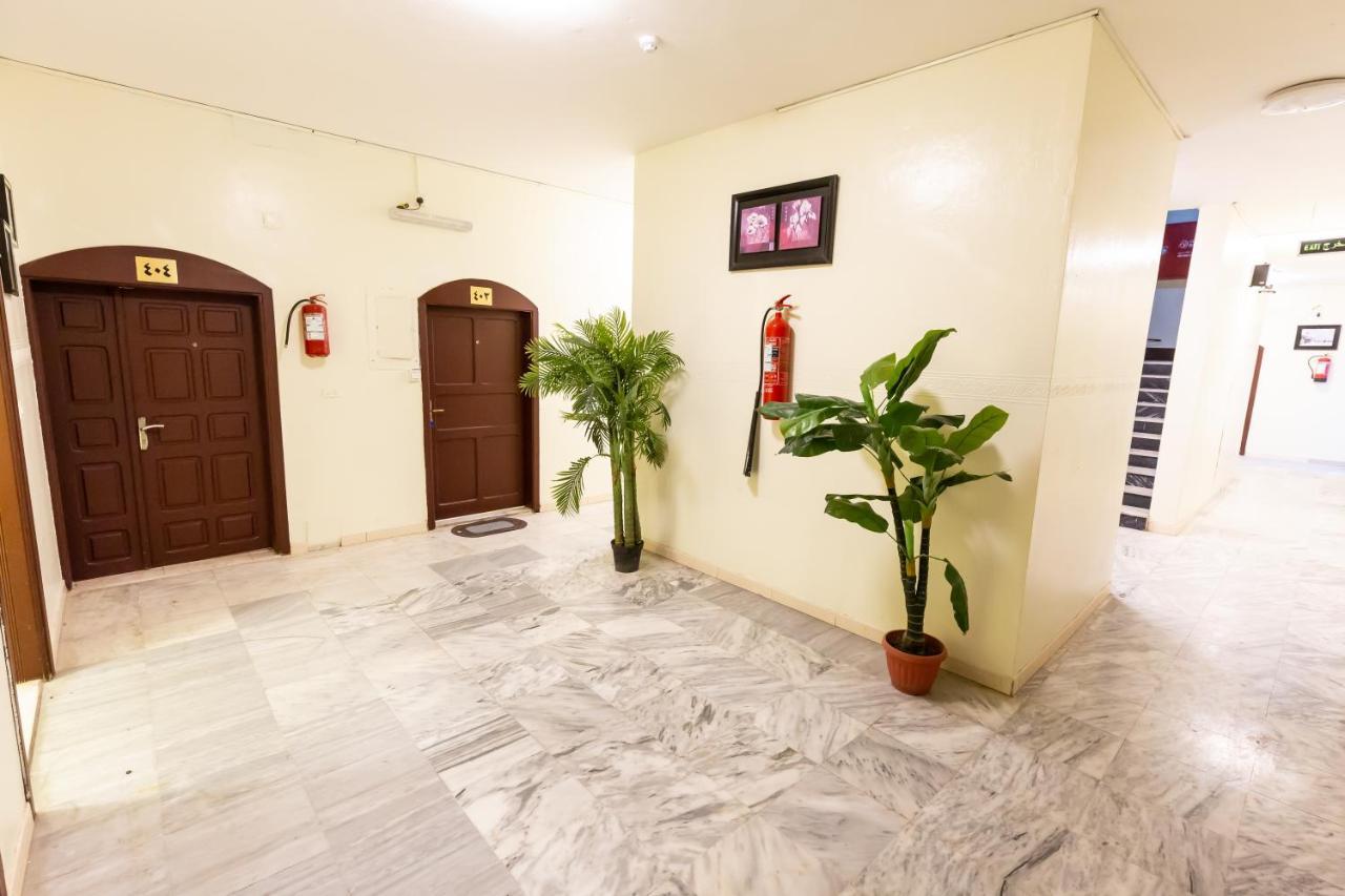 Al Eairy Furnished Apartments - Al Bahah 4 Экстерьер фото