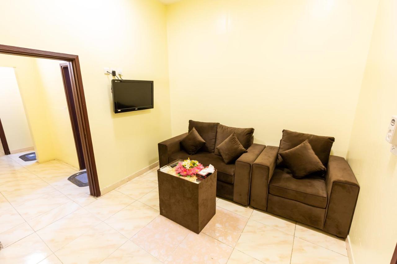 Al Eairy Furnished Apartments - Al Bahah 4 Экстерьер фото