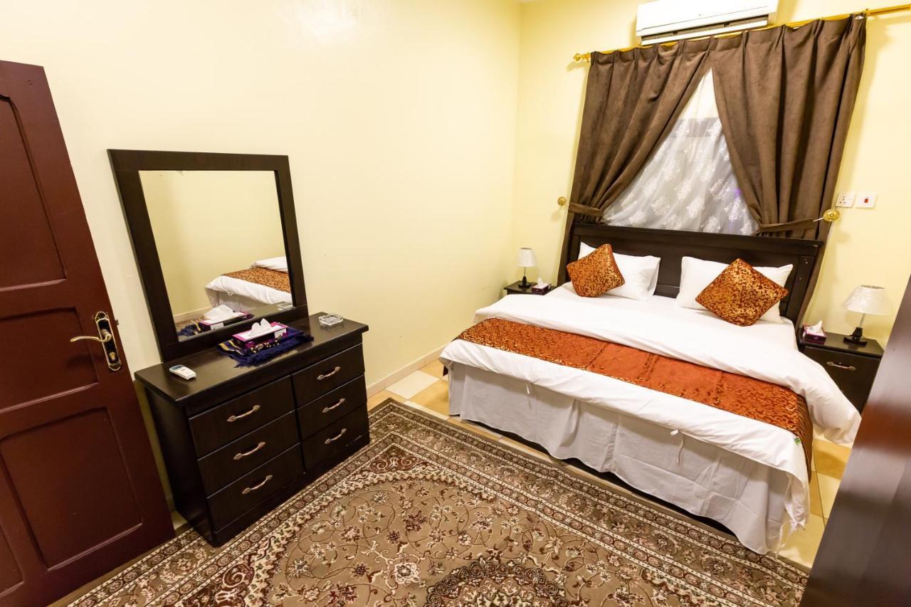 Al Eairy Furnished Apartments - Al Bahah 4 Экстерьер фото