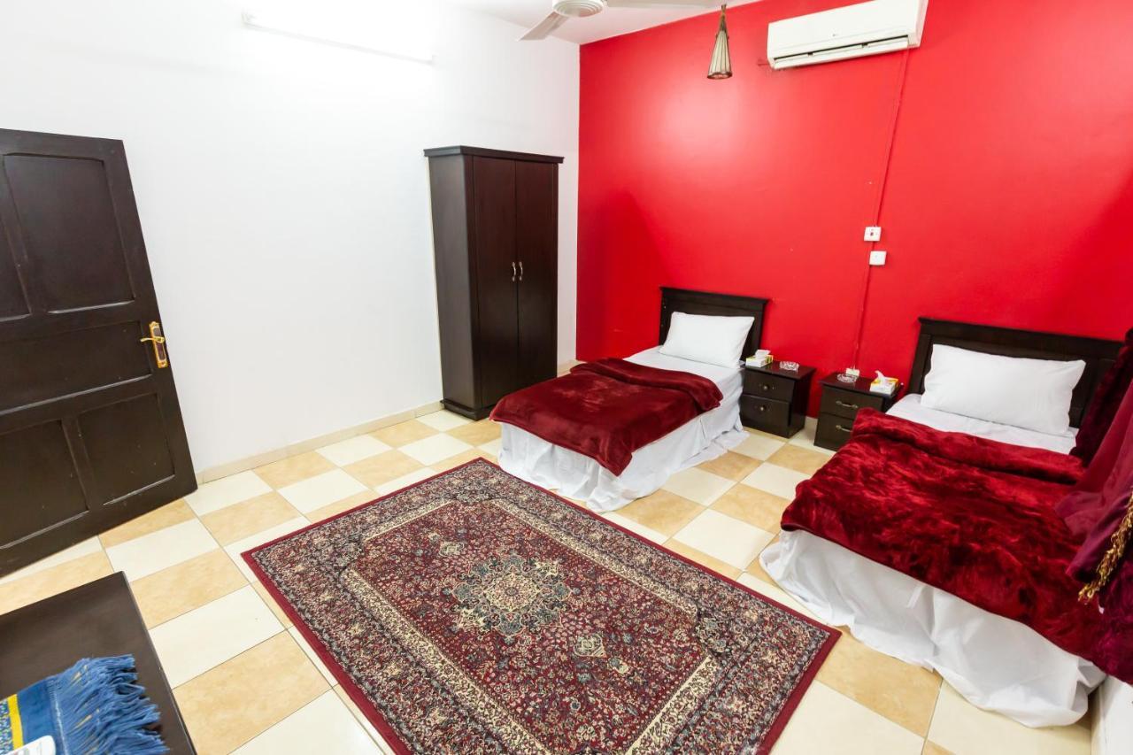 Al Eairy Furnished Apartments - Al Bahah 4 Экстерьер фото