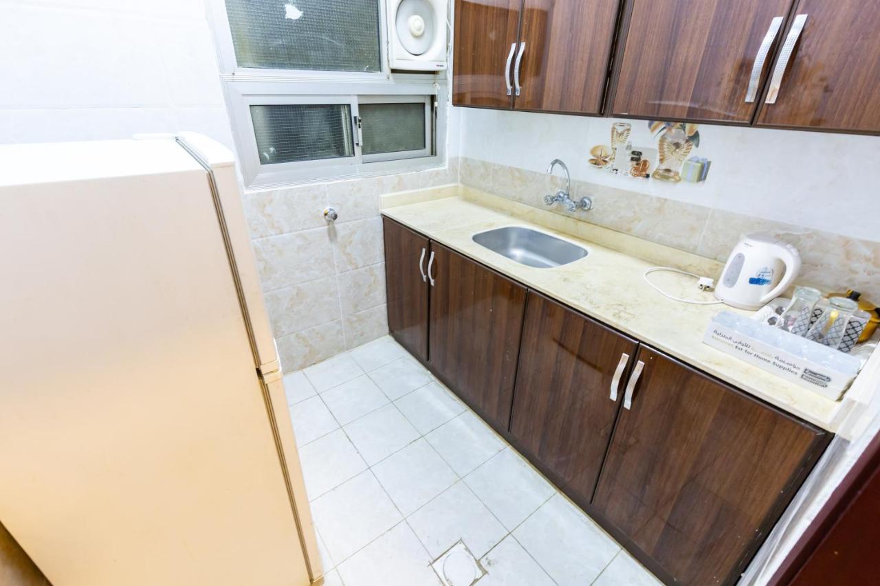 Al Eairy Furnished Apartments - Al Bahah 4 Экстерьер фото